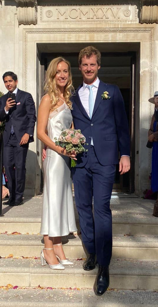 Wedding hair for civil wedding in town hall wavy hair 