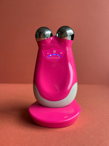 Looking for a Quick Lift? Rent the NuFACE Trinity | Rentoora Looking for a Quick Lift? Rent the NuFACE Trinity | Rentoora